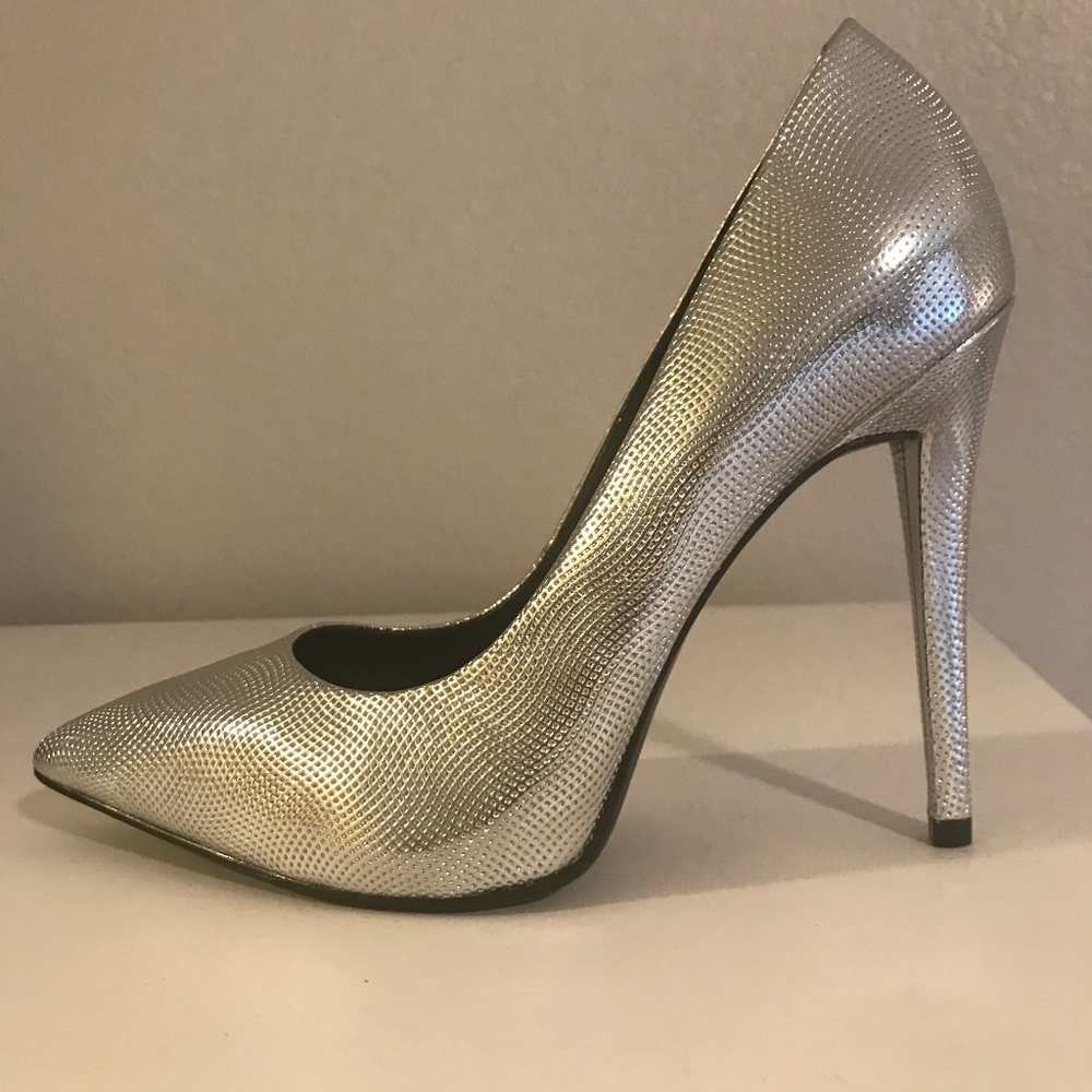New ALDO metallic silver pumps